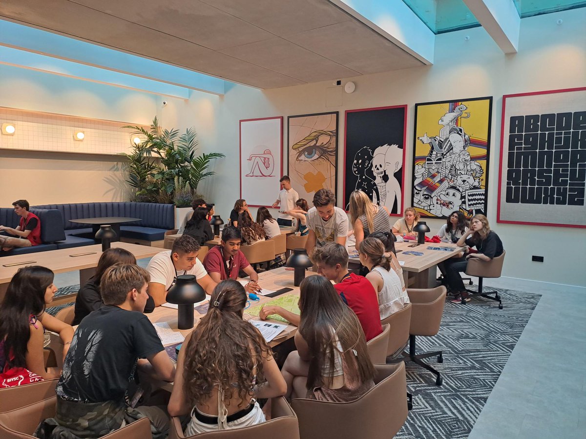 EpiStore tweet media