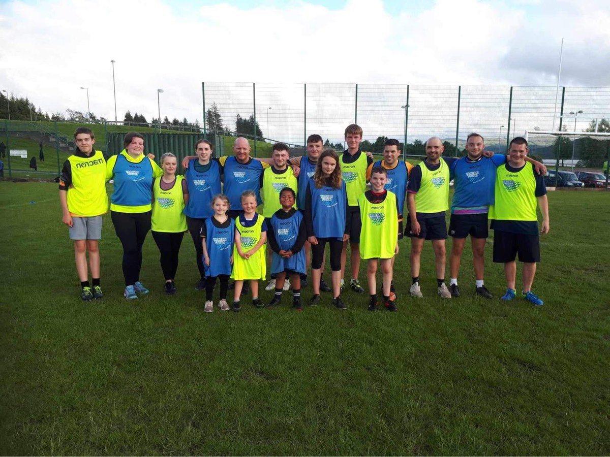 Last Wednesday we had strong numbers at Tartan touch! Great to see so many keen players from all ages getting involved! 

Tomorrow night we will be at Mid Argyll Sports Centre rugby pitch- hope to see you there! 

@Scotlandteam @Tartan_Touch #TartanTouch #Rugby #fun #AsOne