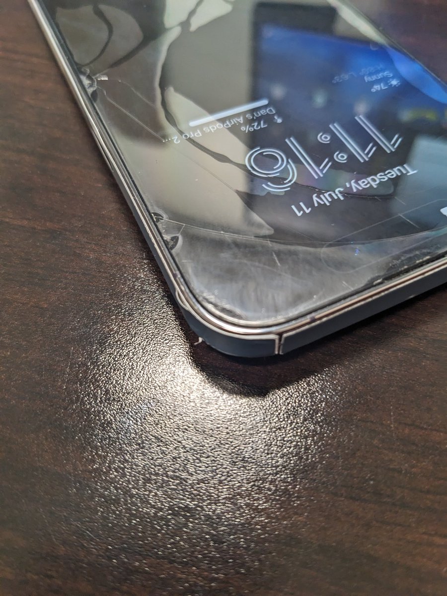 dansoccer's tweet photo. Been buying ⁦@dbrand⁩ skins for years now and never had bad luck with a skin. Been a 3 weeks and it’s peeling off and screen protector cracked already 😩 https://t.co/T5i1coafTB