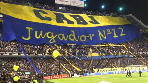 .@Tim_Vickery on @dotunadebayo's BBC World Football Phone-In: 

'The best reason to go along to a [club] game in Argentina these days is the atmosphere. Those songs! They're brillant! They stick in your head for hours & hours afterwards. They're fantastic! Boca for example...