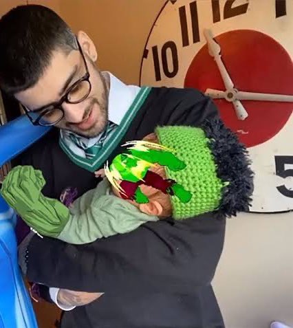 ZaynReport's tweet photo. “I feel like you get to a certain point in adult life where everything’s kinda vague and grey and boring and she’s brought that color back for me.”
Zayn about his daughter Khai in Call Her Daddy podcast ! https://t.co/swt9UlksvI