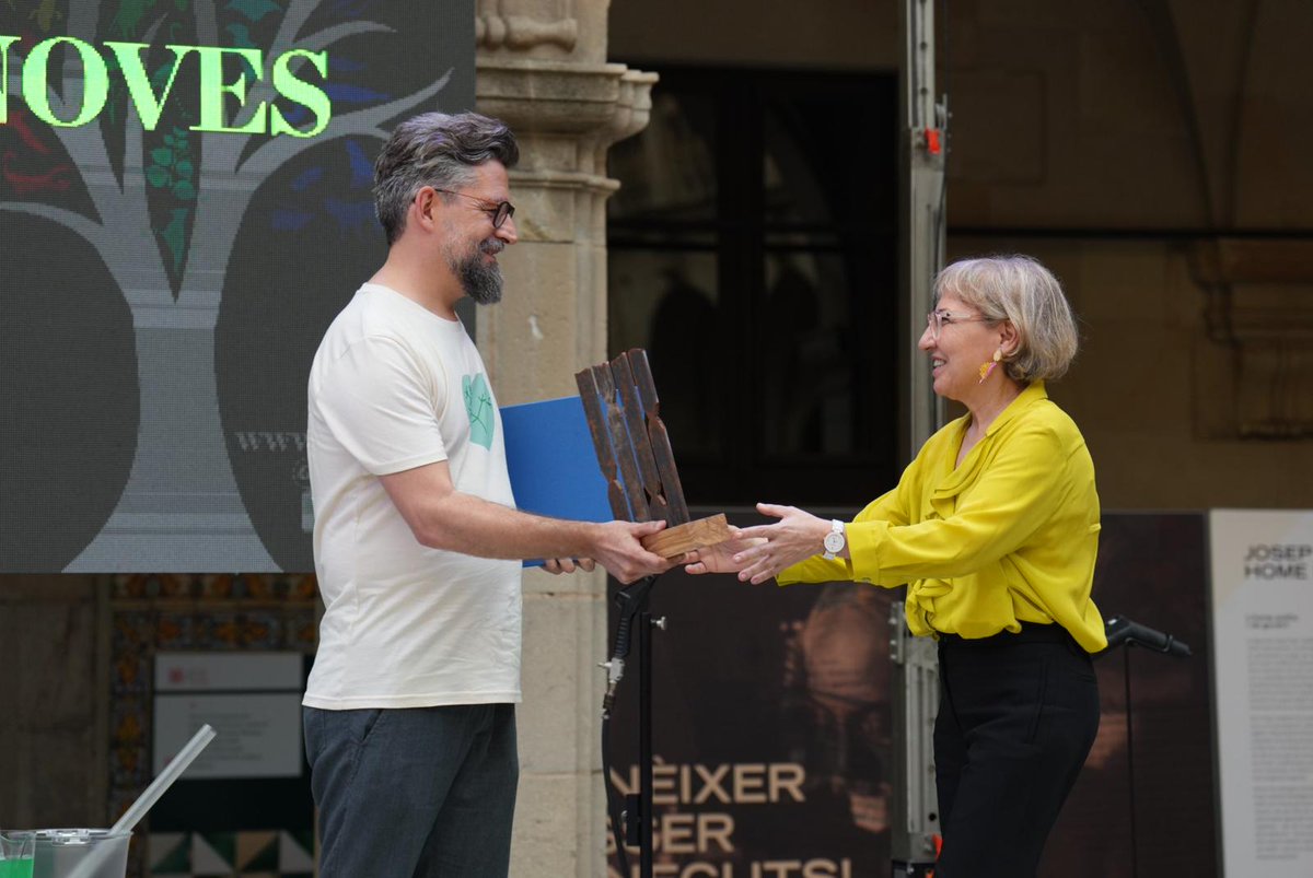SCB_iec's tweet image. 🏆Fem entrega del #PremiSCB2023 Leandre Cervera a la #TrajectòriaProfessional a la Dra. Pura Muñoz-Cánoves, per la seva recerca innovadora i de qualitat reconeguda internacionalment en l’àmbit de la regeneració muscular i l’envelliment @altos_labs

#NitBio2023 #PremisSCB2023