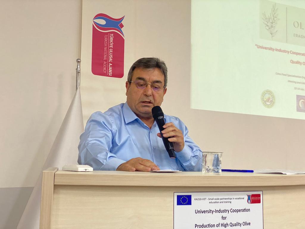 Avrupa Birliği Erasmus + Programı çerçevesinde ve Türkiye Ulusal Ajansı Destekli ‘Kaliteli Zeytin Üretimi İçin Üniversite-Sanayi İşbirliği’ projesinin açılış toplantısı başladı.