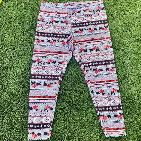 tfausey's tweet photo. So good I had to share! Check out all the items I'm loving on @Poshmarkapp #poshmark #fashion #style #shopmycloset #lululemonathletica #woundup #timeandtru: https://t.co/xK5wZyoPr0 https://t.co/LjZRQm1BLg