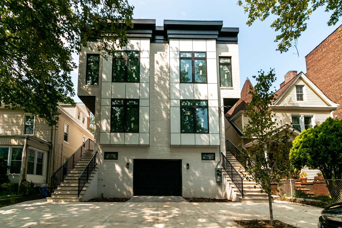 KennethWoolle12's tweet image. Imagine turning the key to open your beautiful new home. #beautifulhome #homesforsale  cpix.me/l/173420331