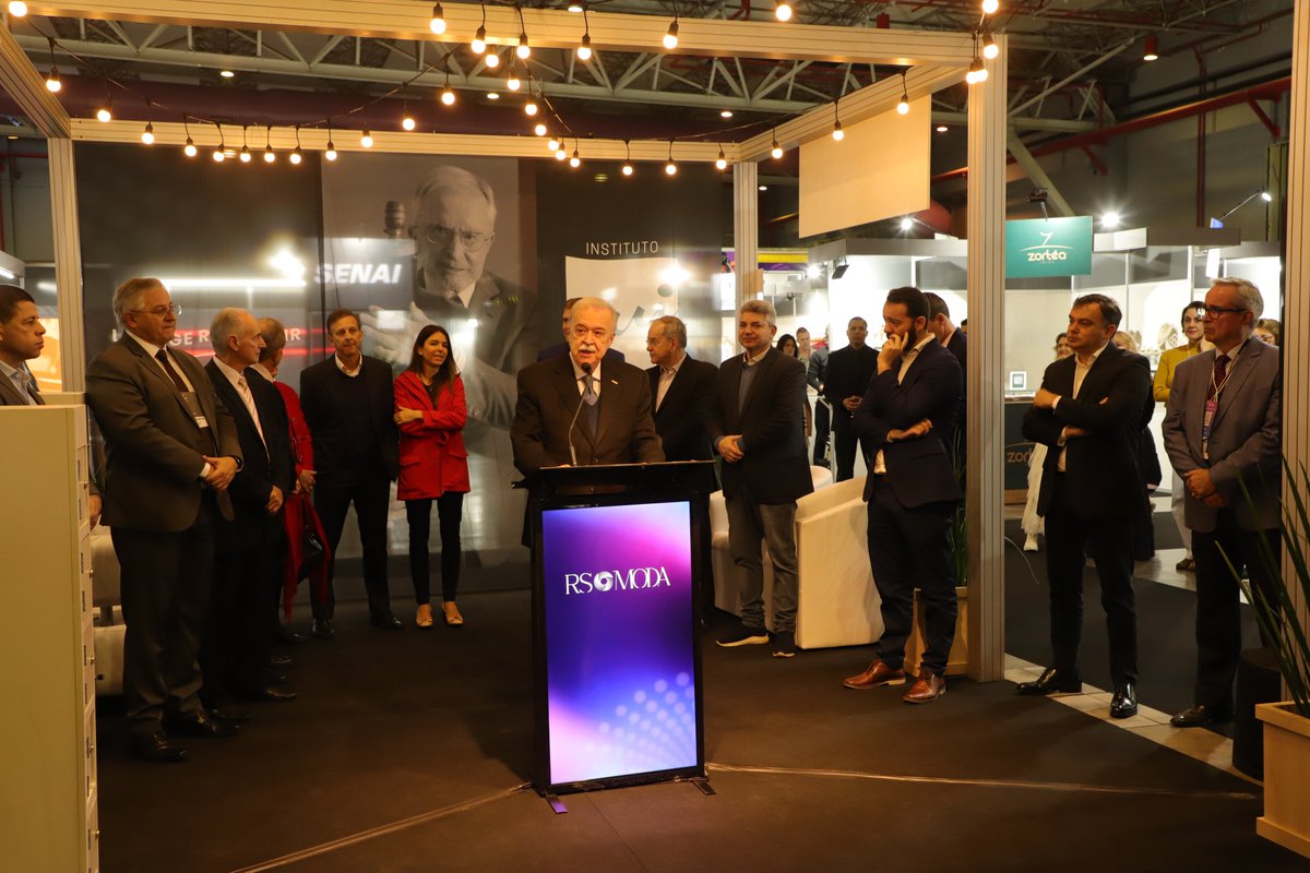 FIERGS_CIERGS's tweet image. RS Moda: presidente da FIERGS aborda reforma tributária e taxação de importação de plataformas digitais

Saiba mais: fiergs.org.br/noticia/rs-mod…

#PeloFuturoDoTrabalho 
#PeloFuturoDaIndústria 
#RSModa 
#ReformaTributária