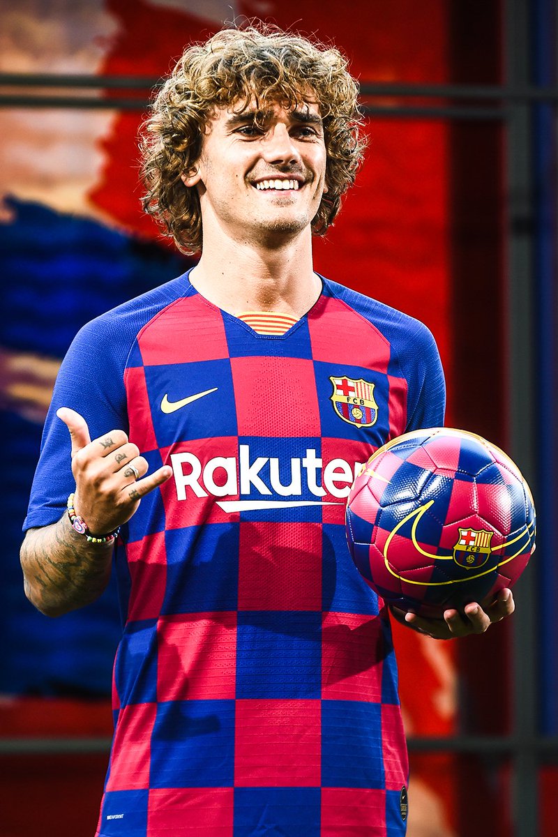 Footballtweet's tweet photo. 📅 On this day, four years ago, Antoine Griezmann left Atlético Madrid to join Barcelona! ✍️🔵🔴

Fee: €120M 💰

Is he the worst signing in history? 🤔 https://t.co/YR7Iei61t4