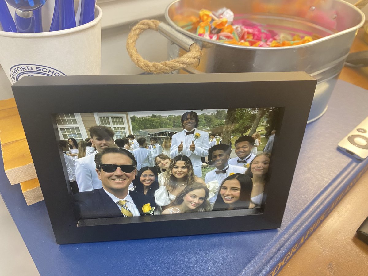 Latest photo addition: my 2023 advisees. Gotta put this group next to the 🍭 bowl. #Sanford23