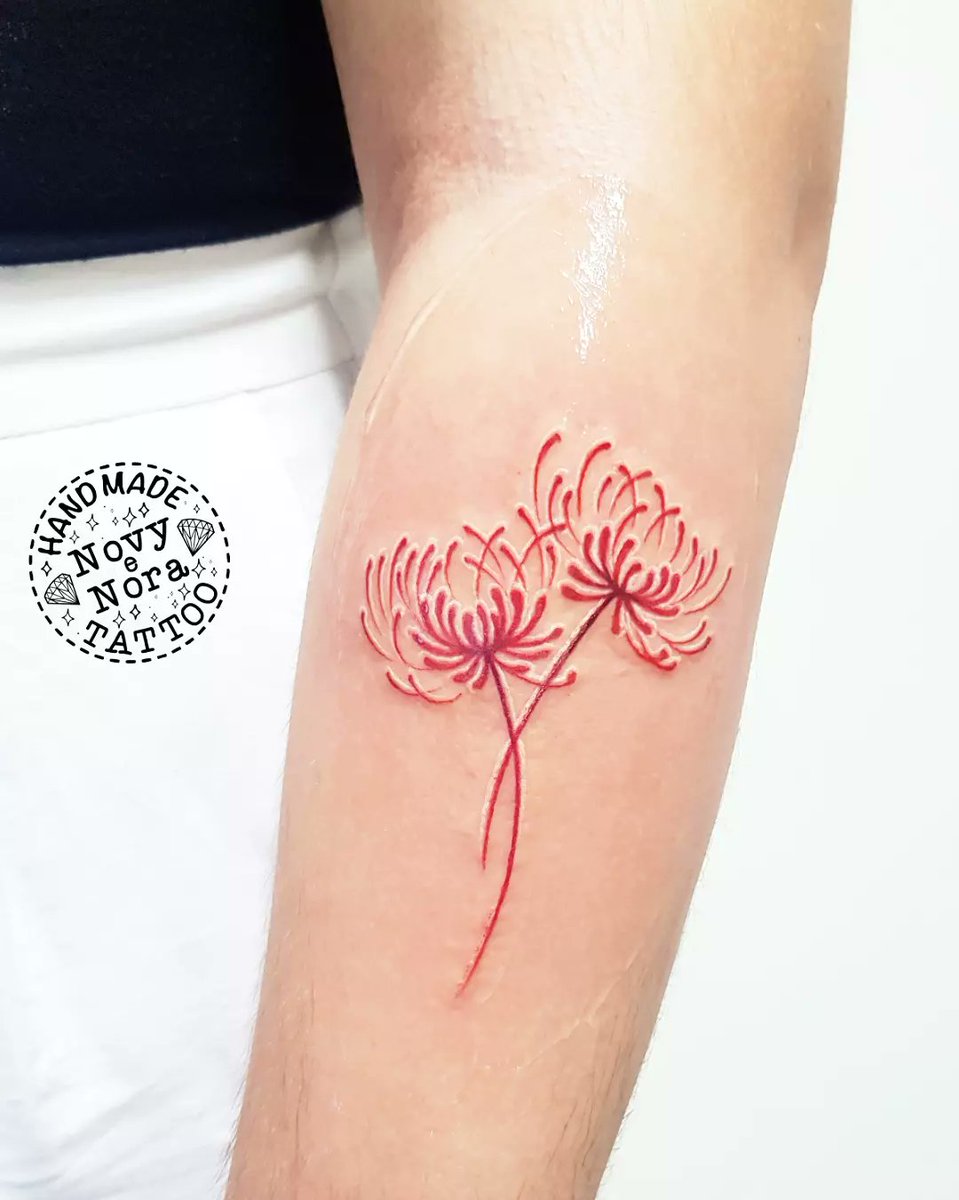 53 Lily Flower Tattoo Ideas That Are Beautiful + Meaningful - tattooglee |  Lily flower tattoos, Small lily tattoo, Tiger lily tattoos