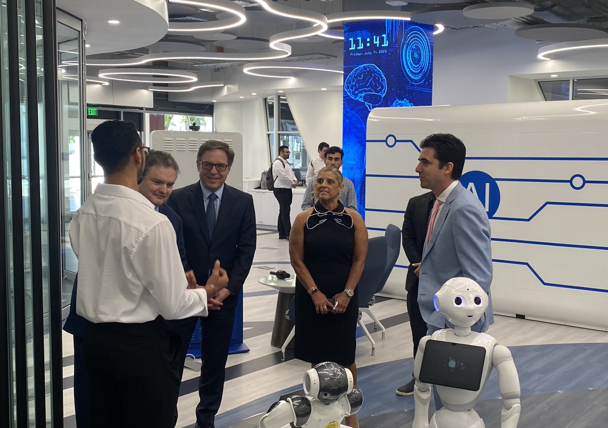 NTIAgov's tweet photo. Last week, @DavidsonNTIA visited @MDCollege’s Artificial Intelligence Center to talk with students who are developing projects involving AI and robotics. https://t.co/TFE1ggfzlY