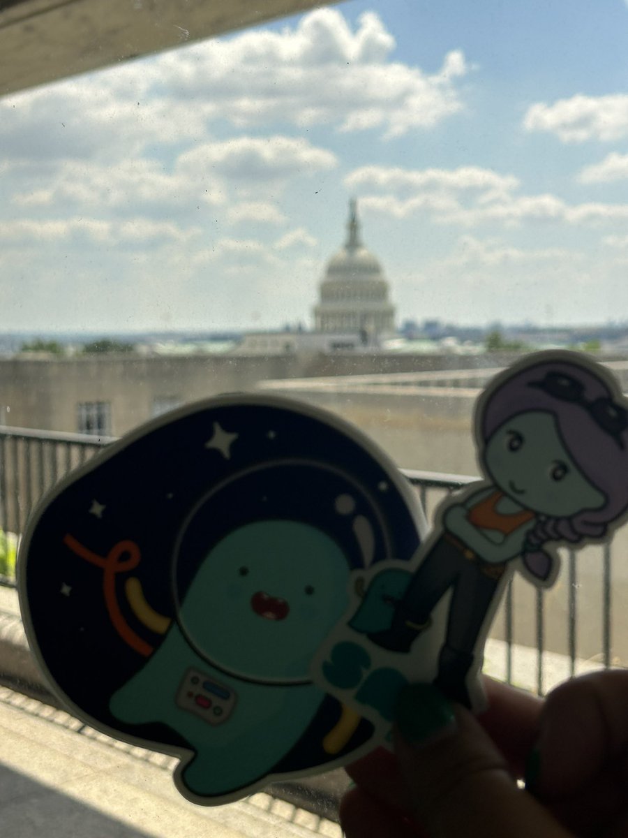 AlishaSAMLabs's tweet photo. Sam and Blocky are excited to be in DC! #samlabs https://t.co/b3PVF1Dl0q