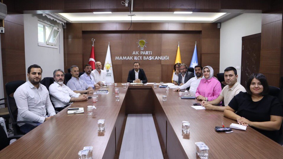 AK_PartiMamak's tweet photo. Haftalık Yürütme ve Yönetim Kurulu Toplantılarımızı İlçe Başkanımız
 Erhan SARIGÖL Başkanlığında Gerçekleştirdik.

@hakanhanozcan 
@erhansarigol 
@hakanarol
@selahattinyag https://t.co/qDTU0t6mct
