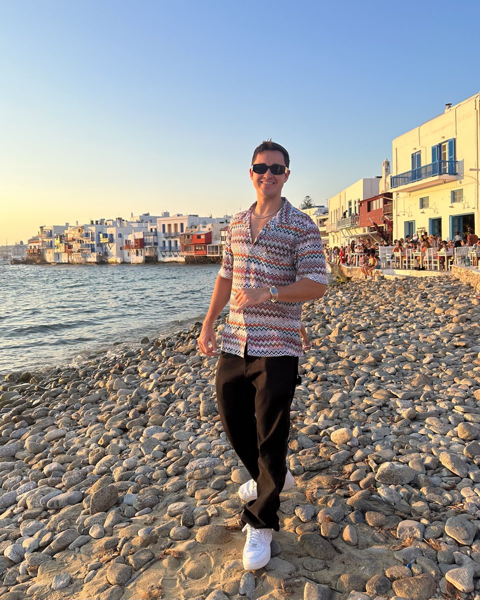 johnsummit's tweet photo. living my best life in mykonos ☀️ https://t.co/G1m8U9AOVc