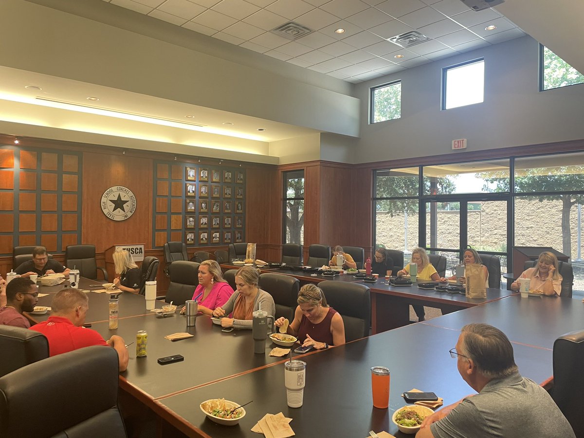 Pre-Game Meal….
BEST. STAFF. EVER
I DARE you to find a better staff!! 
Their hard work will be on full display in 3 day. H-Town here we come! 
#THSCAStrong #CoachingSchool