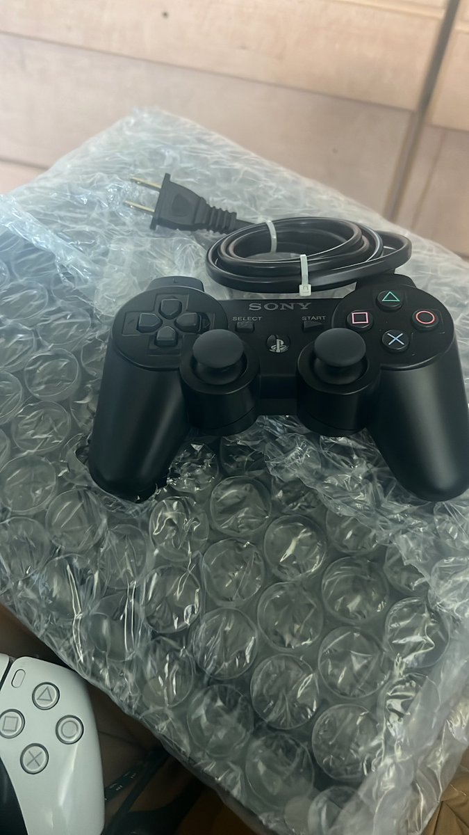 ykVendetta_'s tweet image. Got my jb today shout out @THEYOUNGCEEZAR @CZARSolutions huge vouch