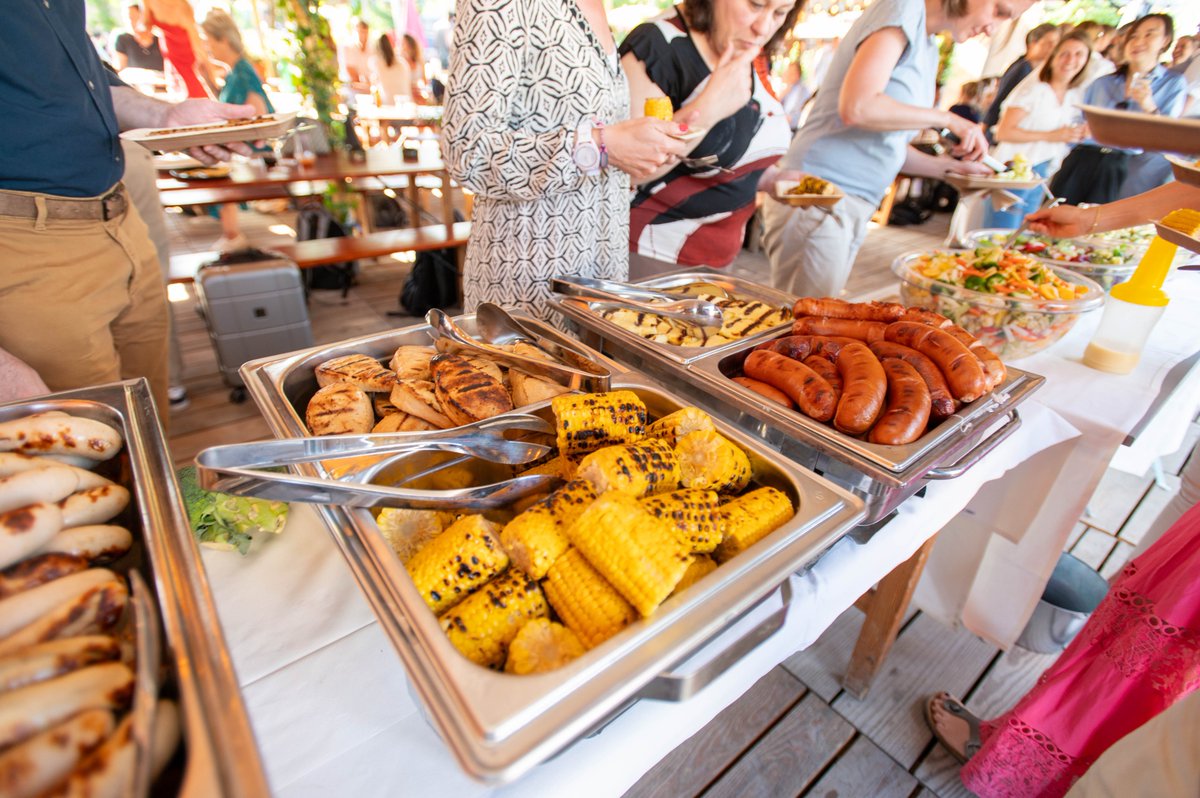 MolecularPrtnrs's tweet photo. The delicious grill food, refreshing drinks, and the amazing #TeamSpirit made our recent Swiss #CorporateSummerEvent a highlight of the year! We proudly carry the same enthusiasm into our work to pioneer #DARPin therapeutics to go beyond the limits of today’s leading treatments. https://t.co/R0M7Cv2Ofa
