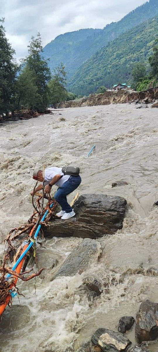 Swadeshi BSNL : Connecting Bharat Raigad SSA (@pravesh814) on Twitter photo Kullu-Manali BSNL OFC restoration work in progress. Commendable effort in such a difficult scenario 👌🙏
#bsnl
<a href="/CMDBSNL/">A. Robert Jerard Ravi</a> <a href="/BSNL_ka_Bandhan/">BP Singh 🦁</a> <a href="/aajtak/">AajTak</a> <a href="/AmarUjalaNews/">Amar Ujala</a> <a href="/ZeeNews/">Zee News</a> <a href="/ABPNews/">ABP News</a> <a href="/timesofindia/">The Times Of India</a> <a href="/DainikBhaskar/">Dainik Bhaskar</a> <a href="/JagranNews/">Dainik Jagran</a> <a href="/BSNL_JK/">BSNL_Jammu&Kashmir</a> <a href="/BSNL_HP/">BSNL_HimachalPradesh</a> <a href="/sneachq/">Sanchar Nigam Executives' Association (SNEA)</a> <a href="/BSNL_GJ/">BSNL_Gujarat</a> <a href="/BSNL_CG_Circle/">BSNL_Chhattisgarh</a> <a href="/BSNL_KL/">BSNL_Kerala</a> Kullu-Manali BSNL OFC restoration work in progress. Commendable effort in such a difficult scenario 👌🙏
#bsnl
<a href="/CMDBSNL/">A. Robert Jerard Ravi</a> <a href="/BSNL_ka_Bandhan/">BP Singh 🦁</a> <a href="/aajtak/">AajTak</a> <a href="/AmarUjalaNews/">Amar Ujala</a> <a href="/ZeeNews/">Zee News</a> <a href="/ABPNews/">ABP News</a> <a href="/timesofindia/">The Times Of India</a> <a href="/DainikBhaskar/">Dainik Bhaskar</a> <a href="/JagranNews/">Dainik Jagran</a> <a href="/BSNL_JK/">BSNL_Jammu&Kashmir</a> <a href="/BSNL_HP/">BSNL_HimachalPradesh</a> <a href="/sneachq/">Sanchar Nigam Executives' Association (SNEA)</a> <a href="/BSNL_GJ/">BSNL_Gujarat</a> <a href="/BSNL_CG_Circle/">BSNL_Chhattisgarh</a> <a href="/BSNL_KL/">BSNL_Kerala</a>