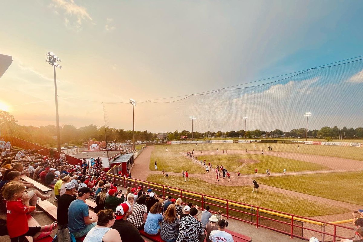 GeorgeHalim_'s tweet image. Extremely grateful to be in the eye of this storm with the people who come with it. 

Seeing 3000 doesn’t seem so distant anymore.

Go Birds🫡