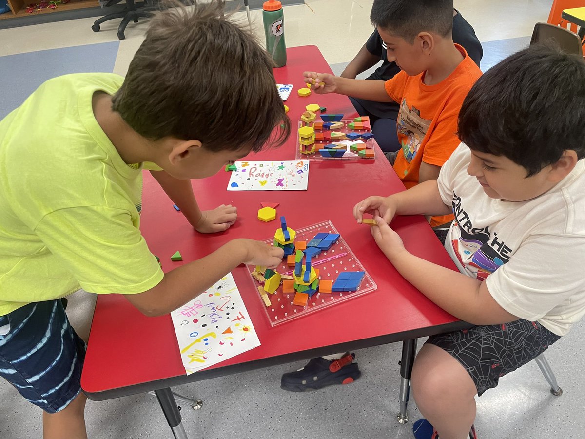 Miss David tweet media