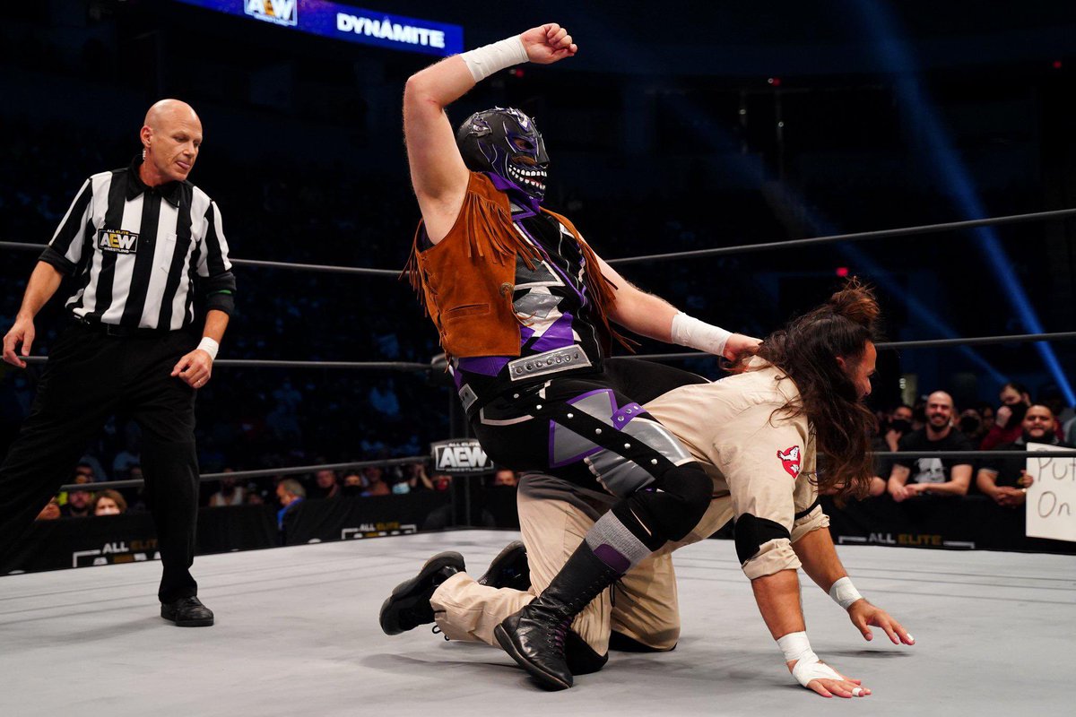 SuperfanAew's tweet image. BATTLE OF THE COWBOYS!!!!!! 

Hangman Adam Page
or
Evil Uno ?????

😂 🤣 

Who’s the better cowboy?!! 🤔 #AEW  

#DarkOrder #EvilUno #HangmanAdamPage