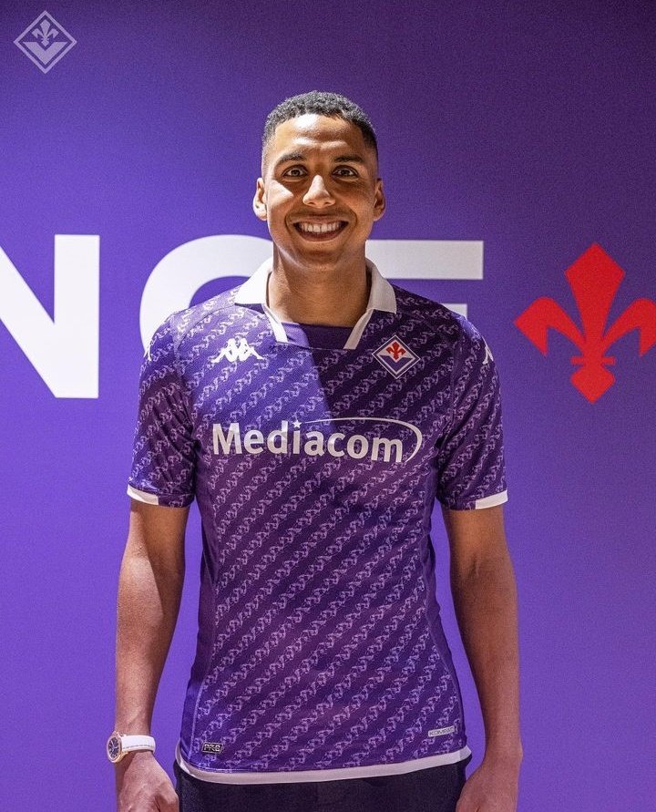 PASSAMI LA PALLA PASSAMI LA CANNA
HO IL MAROCCO IN TASCA IL MIO FRA DICE YALLA

(allegare meme di Vincenzo Italiano basito)