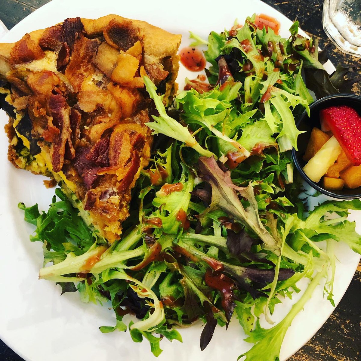 C_Herronauthor's tweet photo. So…every now & then, I claim a writing reward. Like this cheese & bacon quiche at #RosiesPlace in downtown #Noblesville. 👏 Oh my. Utterly delish! Topped with ... SO. MUCH. BACON! 😋 #writingbreak https://t.co/fVVX5j4jFV