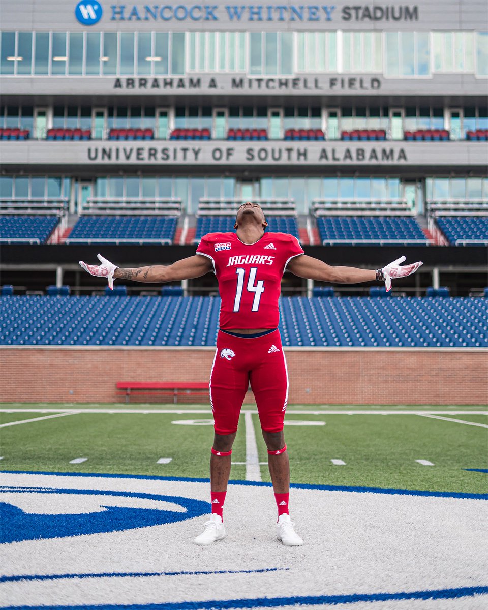 SouthAlabamaFB's tweet photo. The #SwarmD adds another‼️

Please welcome Brian Dillard (@Dillard529) to #OurCity 😤

#LEO https://t.co/wXlXRKiwz0