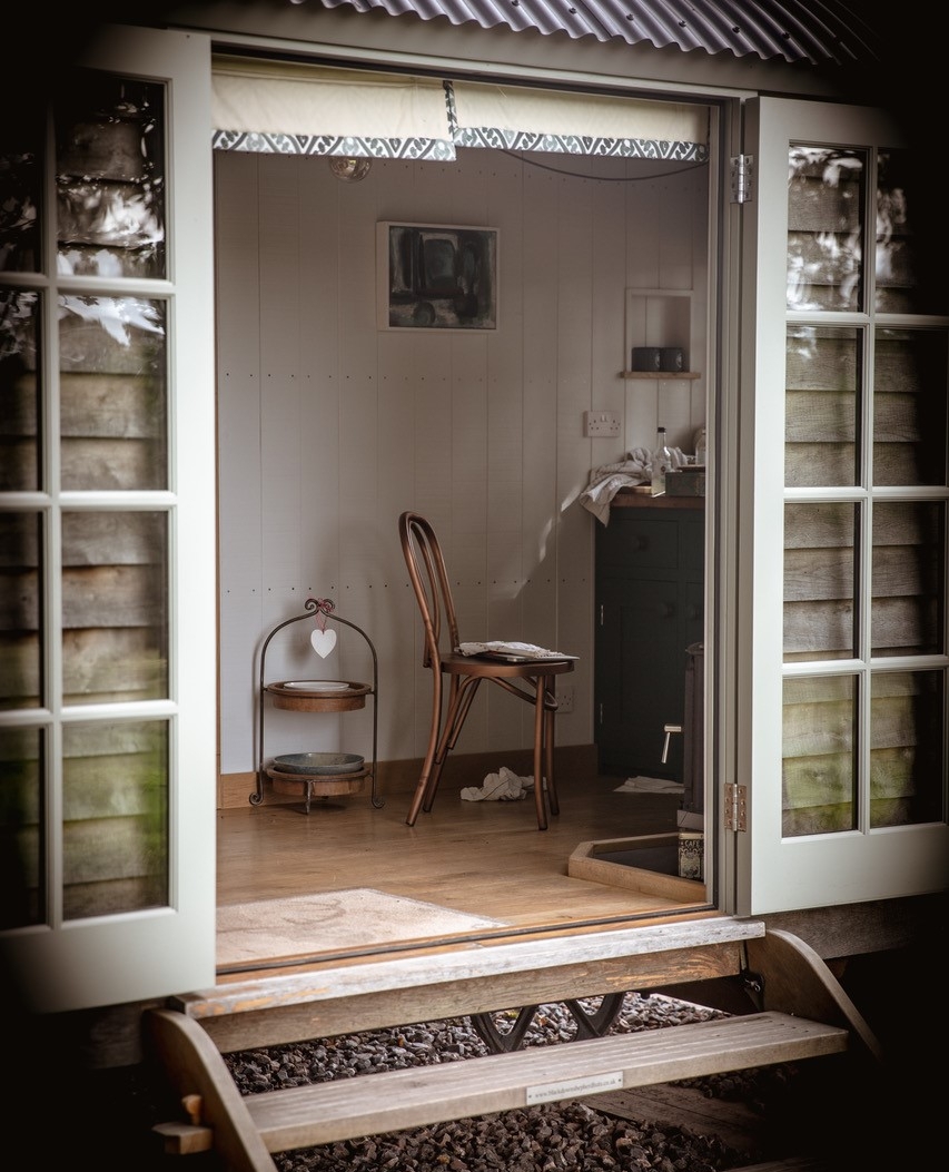 Have you been letting in the fresh air recently? 

This evening, why not open the door or open a window and just sit as your worries drift away with the wind and you begin to relax.

Photo Credit: @her_dark_materials

#letgo #lettinggo #freshair #freshairismedicine