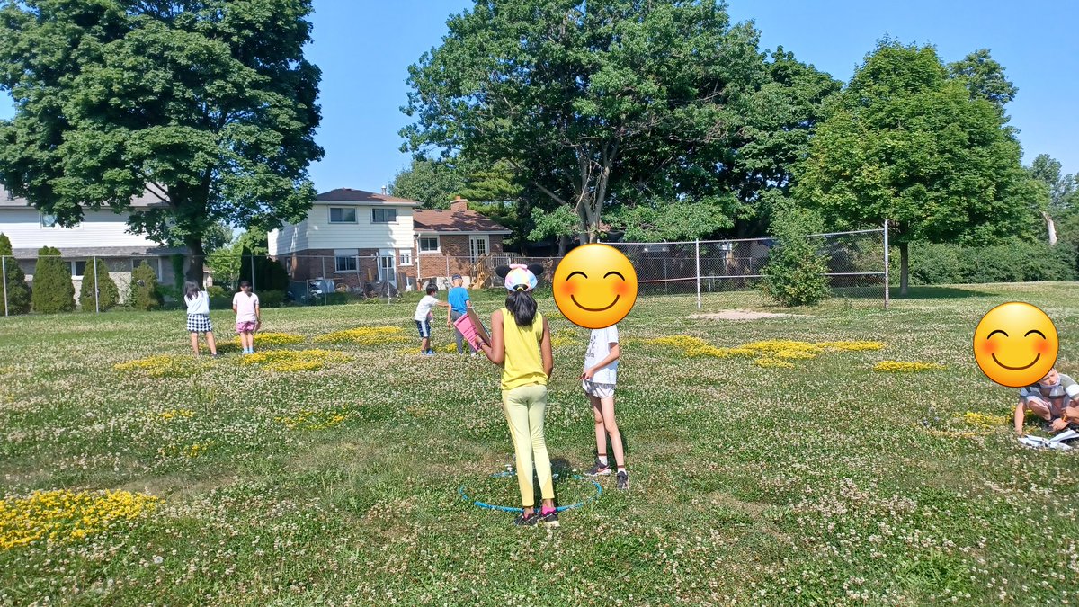 Gr4 ss coding microbits to be used as Tally Counters in our schoolyard field survey, by modifying Step Counter tutorial coding! Ss were so engaged and wanted to know what was every single thing they found in their hula hoops 😆
#TDSBSummerSchool2023
<a href="/TDSB_North_A/">North Agincourt JPS</a> <a href="/microbit_edu/">Micro:bit Educational Foundation</a>