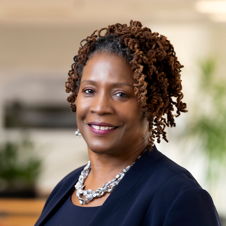 Congrats to @danettasloan, the 2023 award winner for Faculty Excellence in Public Health Practice in Baltimore! Danetta worked with <a href="/newshiloh_2100/">New Shiloh Baptist Church</a> to provide palliative care info &amp; services to African American individuals, families, and communities.

tinyurl.com/PHP-Awardees-23
