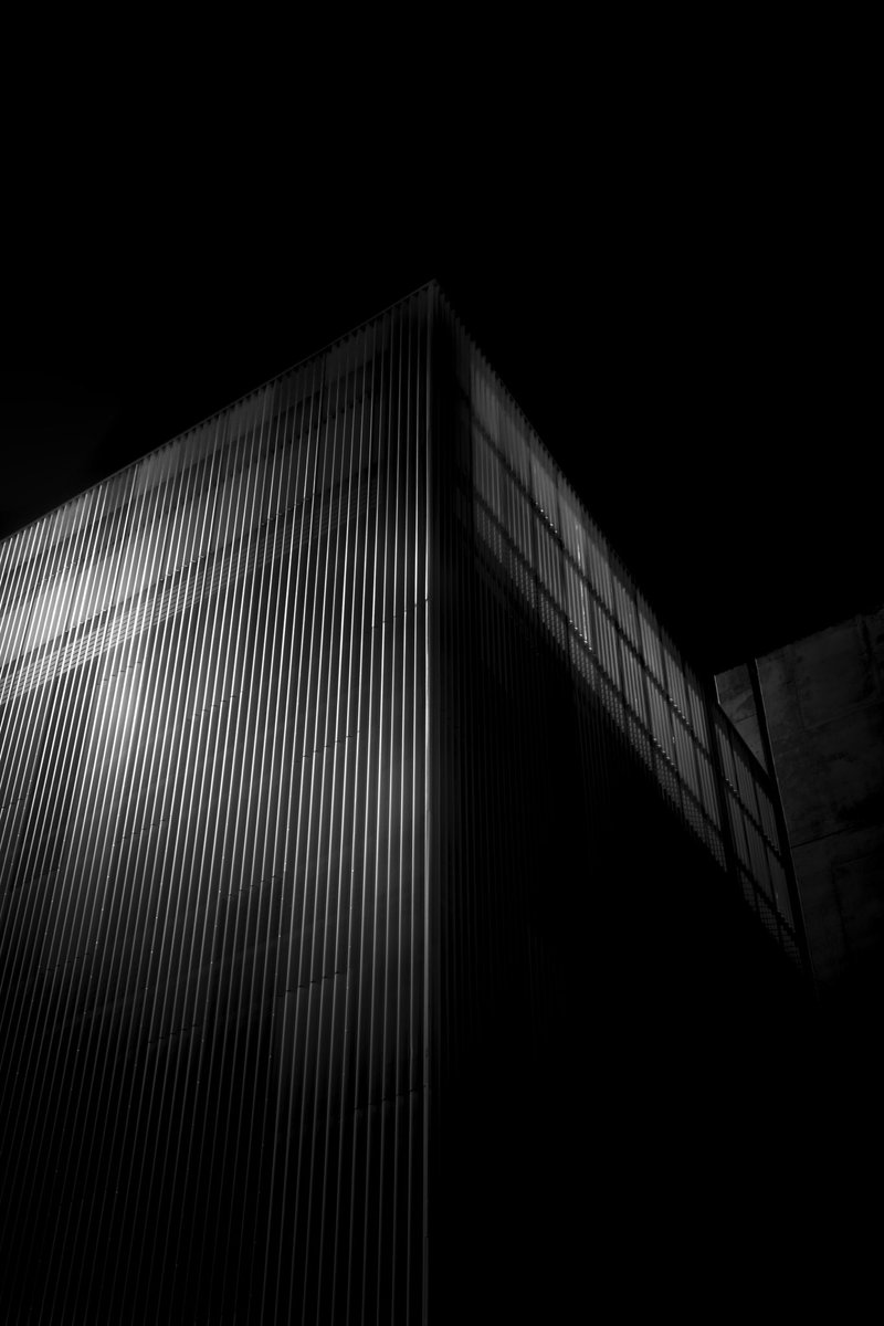 CorbeledBrick's tweet image. Editing some photos I was really surprised in how this photo turned out. The light on one side and how much the light punched through the other. 

#bnwphotography #photography #skycraper #canonusa #canon #architecture #fineartphotography #moodygrams #architecturephotography