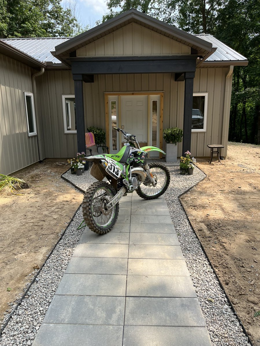 Mike44771's tweet photo. Brand new front porch vibes. ,,,,, https://t.co/RY6FlaoNyc