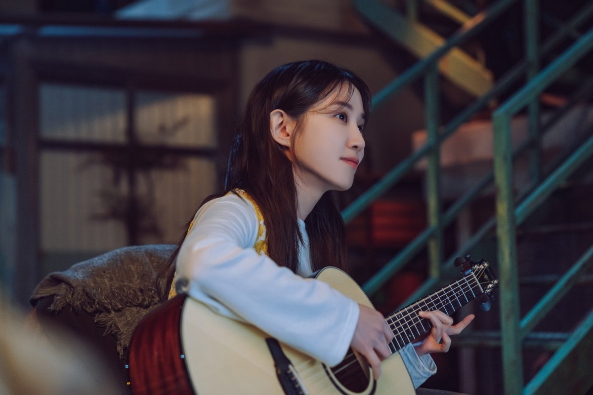 netflixgolden's tweet photo. Park Eun-bin is back with a new upcoming series, ‘Castaway Diva,’ set to premiere in late 2023. Here is your #goldenfirstlook! https://t.co/hvKTMy4L8q