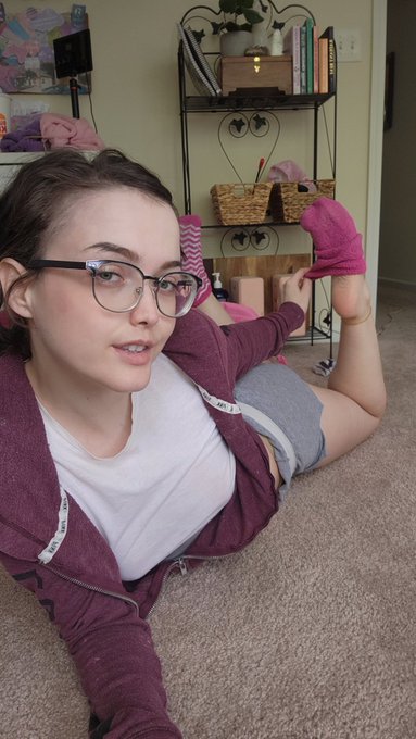 I want a fancy dinner tonight ✨️ bless my c-app to see what's underneath the sock https://t.co/1yvp4<a href="/tag/mvsales"class="tags"><span>#mvsales</span></a>