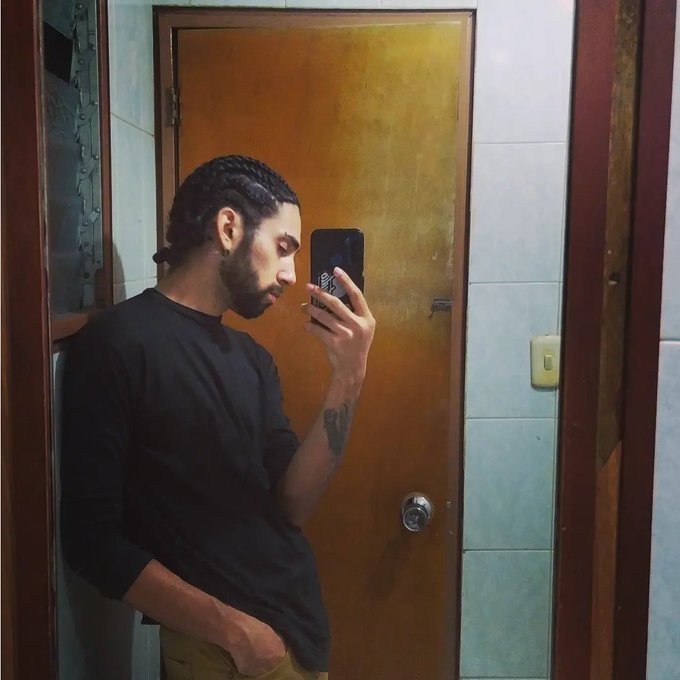 #selfie #mirrorSelfie #braids #Africanbraids https://t.co/IT36Q2afV9<a href="/tag/selfie"class="tags">#selfie</a><a href="/tag/mirrorselfie"class="tags">#mirrorSelfie</a><a href="/tag/braids"class="tags">#braids</a><a href="/tag/africanbraids"class="tags">#Africanbraids</a>