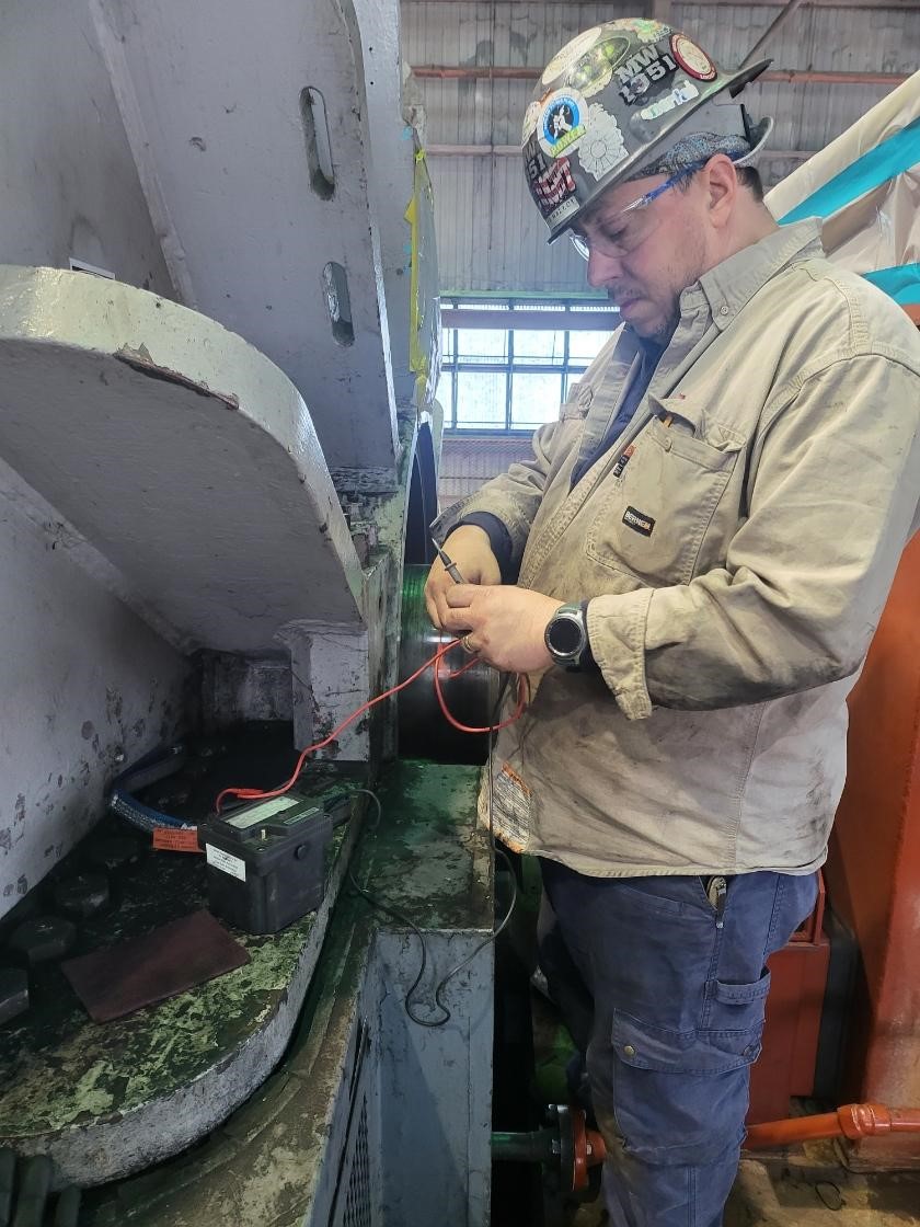 MidAmCarpenters's tweet image. #Local1693 Millwrights with Power Generation Services are working on the steam turbine at Kincaid Power Station for its spring outage. MACRC Millwrights are finest in the field when it comes to precision work! Thanks to our Assistant Safety Director Butch Sikora for the photos!