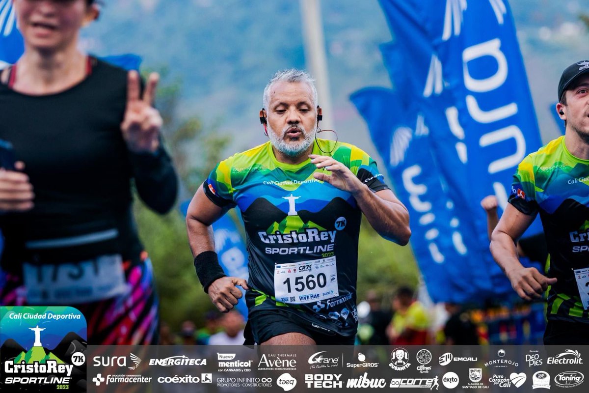 SoyCesarAlAire's tweet photo. Gracias #mibuc por el trabajo tan genial que hacen capturando estos momentos en cada evento!
#Cristorey7K
@CorrePasionCol
#runnersoftheworld
#runnerscali
#RunningMan
#runnersofinstagram https://t.co/d3QkcntWUJ
