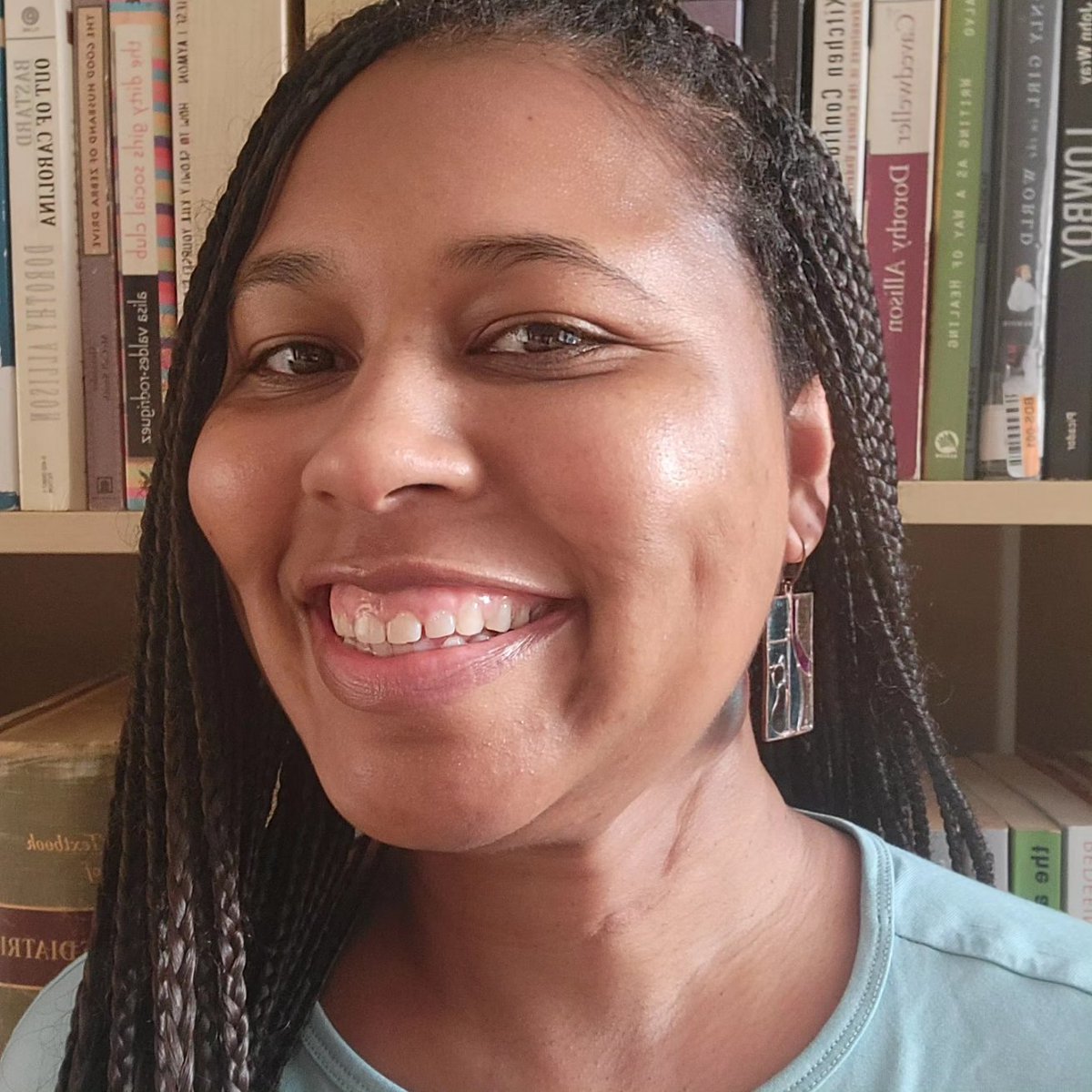 It's me! 1 day out of the hospital, 1 week after my stroke, 1 month after my cancer diagnosis.

And it's me! 11 years &amp; 1 day out of the hospital, 11 years &amp; 1 week after my stroke, 11 years &amp; 1 month after my cancer diagnosis.

I am still here.

#CancerSurvivor #StrokeSurvivor