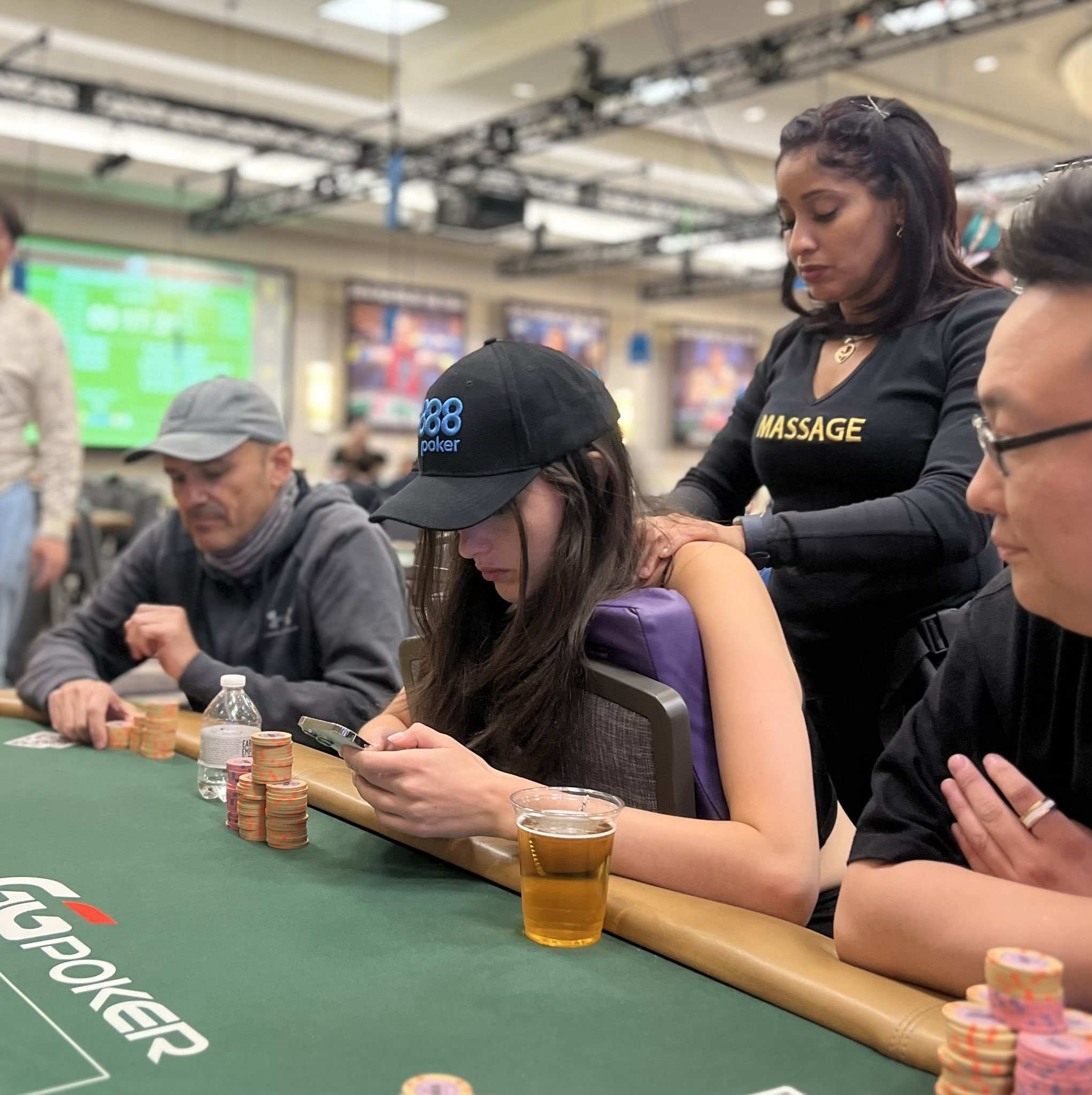 Alex Botez folds broadway to massive river All-In in the final hand of a  friendly match : r/poker