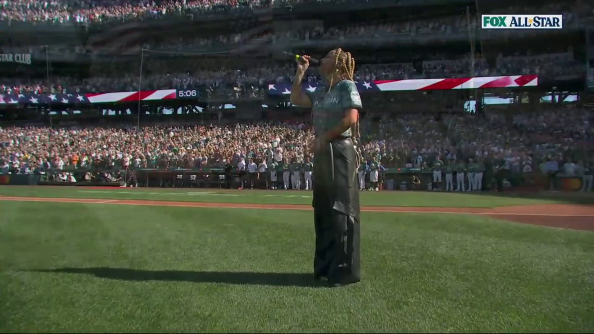 RT @kianasource: Kiana singing the National Anthem at the MLB All Star Game https://t.co/cgNrTS86Yw