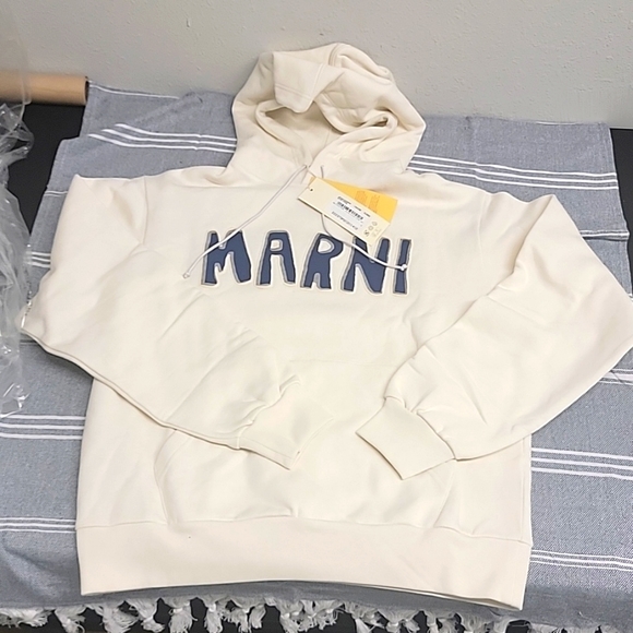 ErnEDITS's tweet photo. So good I had to share! Check out all the items I'm loving on @Poshmarkapp #poshmark #fashion #style #shopmycloset #jordan #marni: https://t.co/kUGhYFRkWH https://t.co/mgUoaM9NCd