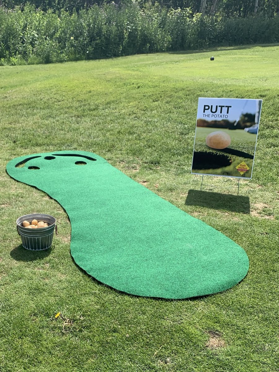 PeakoftheMarket's tweet photo. Attendees of the @assiniboiacc 3rd Annual Member Drive Golf Event were challenged to "Putt the Potato" on the 11th Hole today⛳🥔
Thanks to Summer Student, Kian, for helping out on the course! https://t.co/cND8TK8TlQ