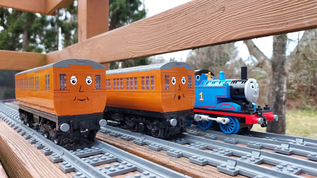 #LEGO Annie and Clarabel

MOC showcase video:
youtu.be/2R_QIeFsVHQ

Instructions for sale (contact me directly for 15% off):
reb.li/m/139239