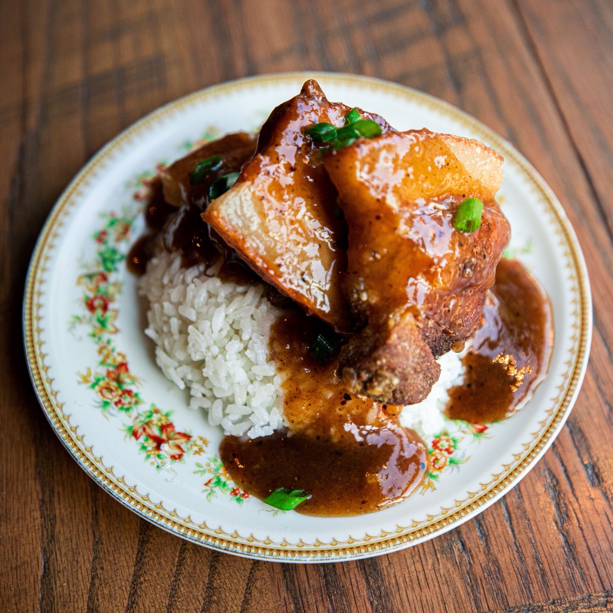 Lumpia Larry tweet media