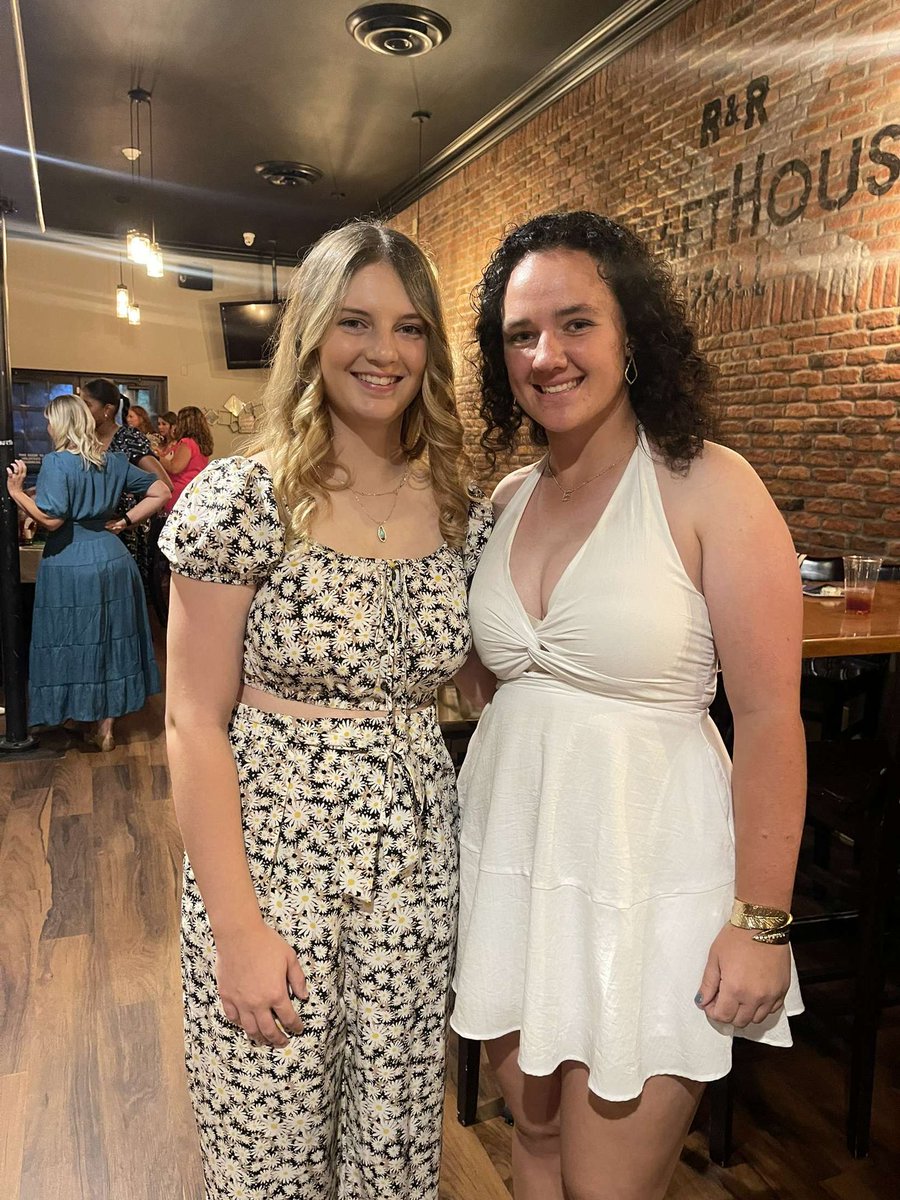 EllenShull23's tweet photo. Officially finished off the @Bridgeland_SB chapter of my life last night at an amazing banquet. Thank you to everyone who made it a special night to celebrate a wonderful season. 💙🧡 https://t.co/IeX6Mx5eoj