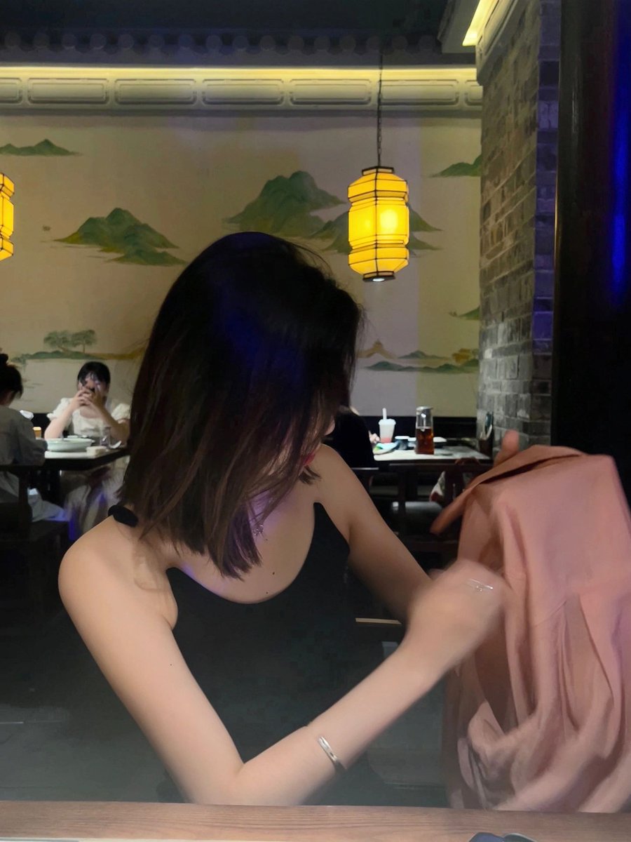 MaggieChary's tweet photo. First, We eat dinner, and later, we change the world. Everything here feel so heavenly.😊 https://t.co/OkH63DRpiA