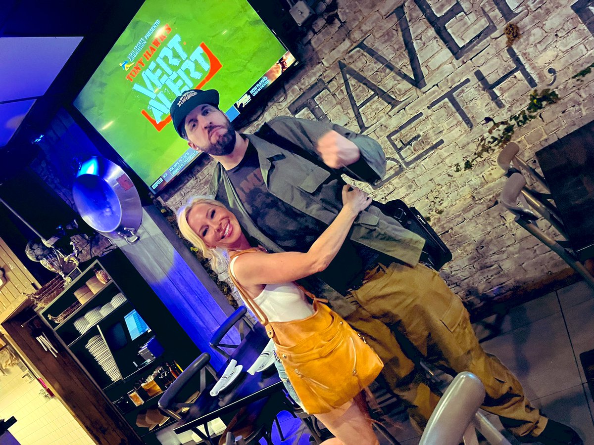 RAtheRuggedMan's tweet image. I was producing a movie in 2006 and needed an actress to be chased around the kitchen by a detached mutant penis so I found actress/drink mixologist Rachael Robbins. We’ve been tight ever since 💪❤️