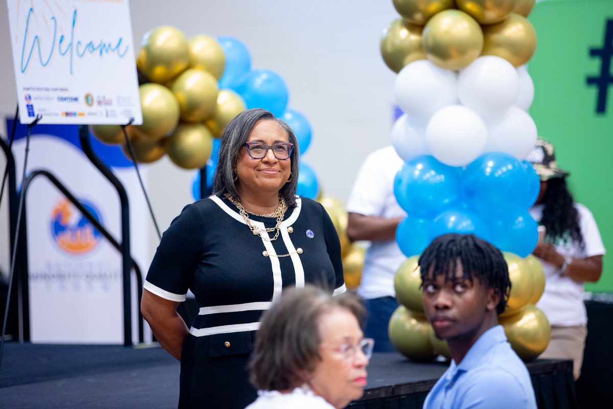 du1869's tweet photo. ICYMI: President Ford was recognized as a Hometown Hero at the 2023 Community Health and Wellness Festival for her "leadership helps 'spark change' by enhancing the community's health and wellness." 

#myDU #FairDillard https://t.co/YV471pMSV9