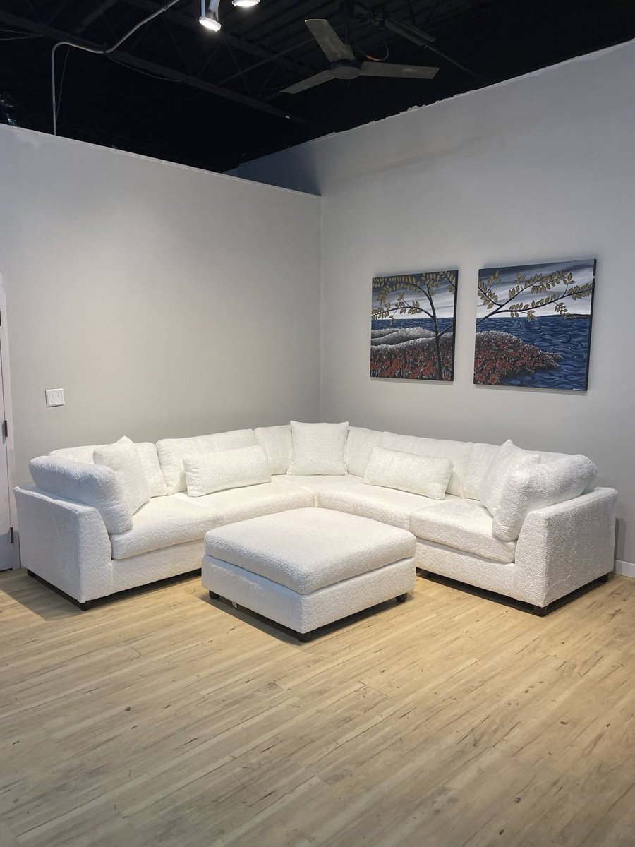 Mylo4423's tweet photo. Title:6-Piece Burkhart White Fabric Modular Cloud Couch https://t.co/Ma1a0584to