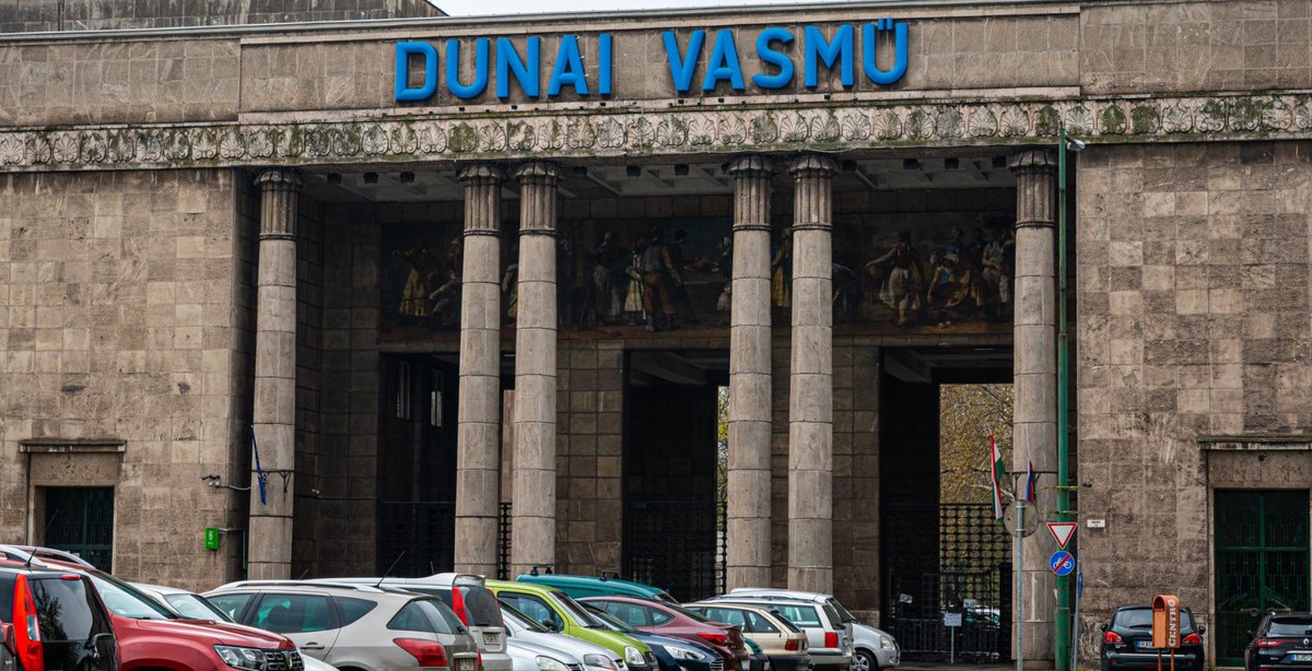 Kurucinfo2's tweet photo. "A kormány megmentette a Dunaferrt" - indiai kézbe kerül a vasmű.
A Gazdaságfejlesztési Minisztérium aktív szerepvállalásával.
#Kuruc #Magyarország #Dunaferr #India
🌐 https://t.co/FBBWLooOpS https://t.co/h0lg7tiCYr